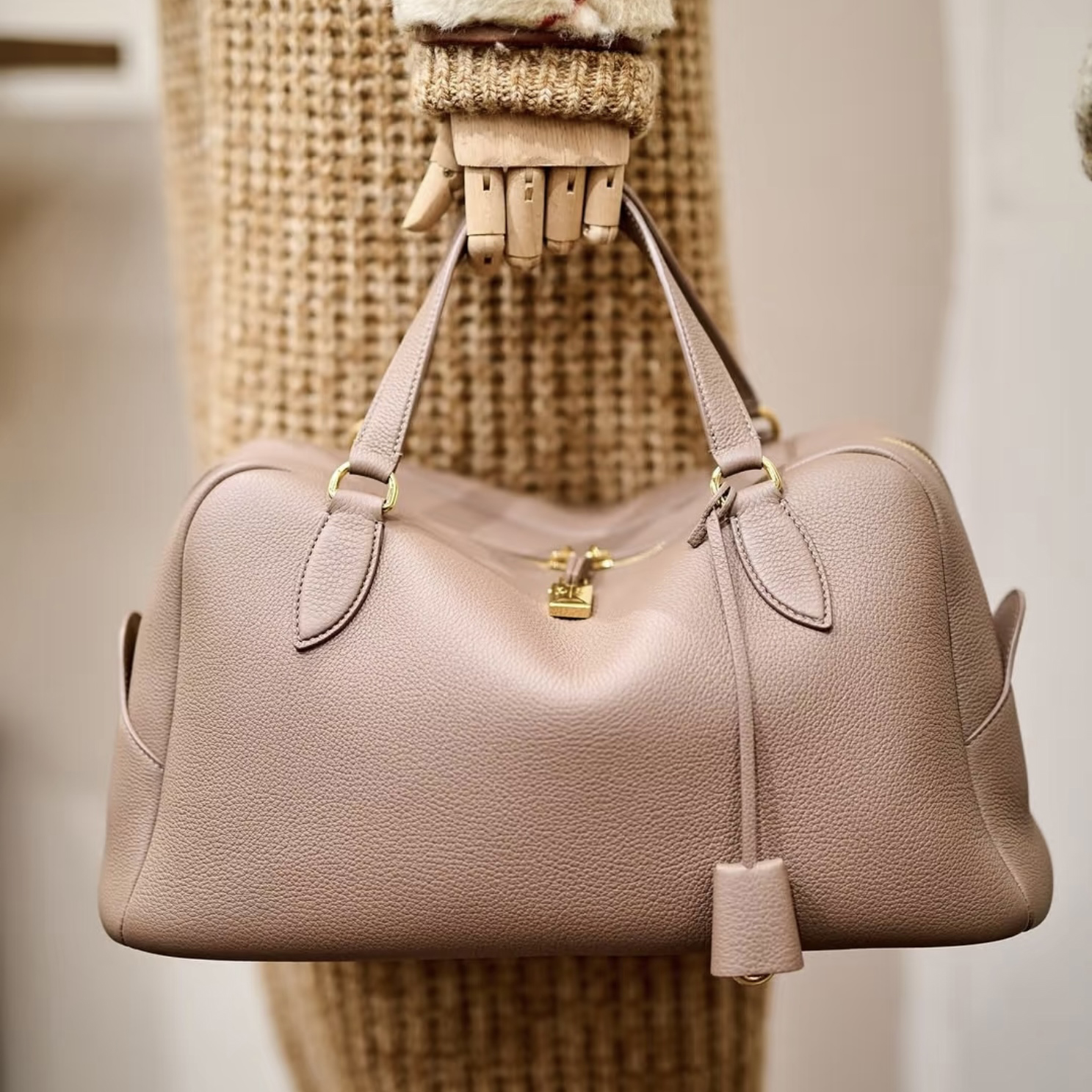 LORO PIANA로로피아나 Needle 골드 송아지가죽 니들백 39