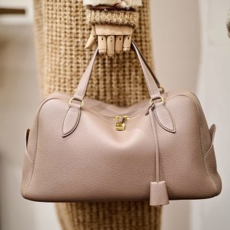 LORO PIANA로로피아나 Needle 골드 송아지가죽 니들백 39