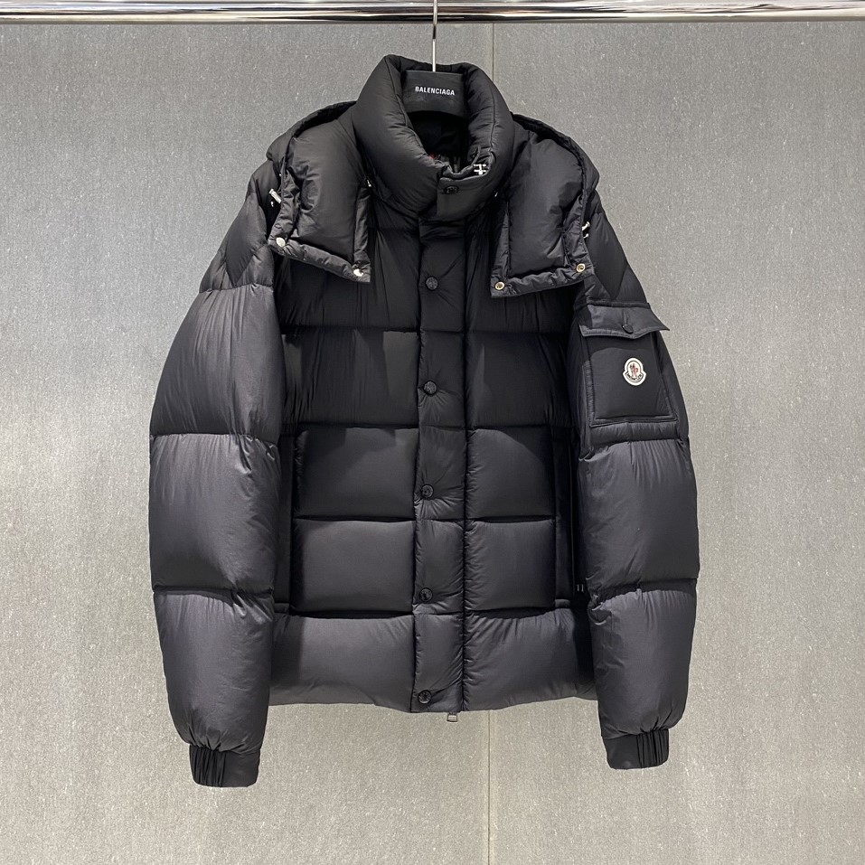 MONCLER 몽클레어 Maya 70 Hooded Short Down Jacket 패딩 lon laqué #2510231330