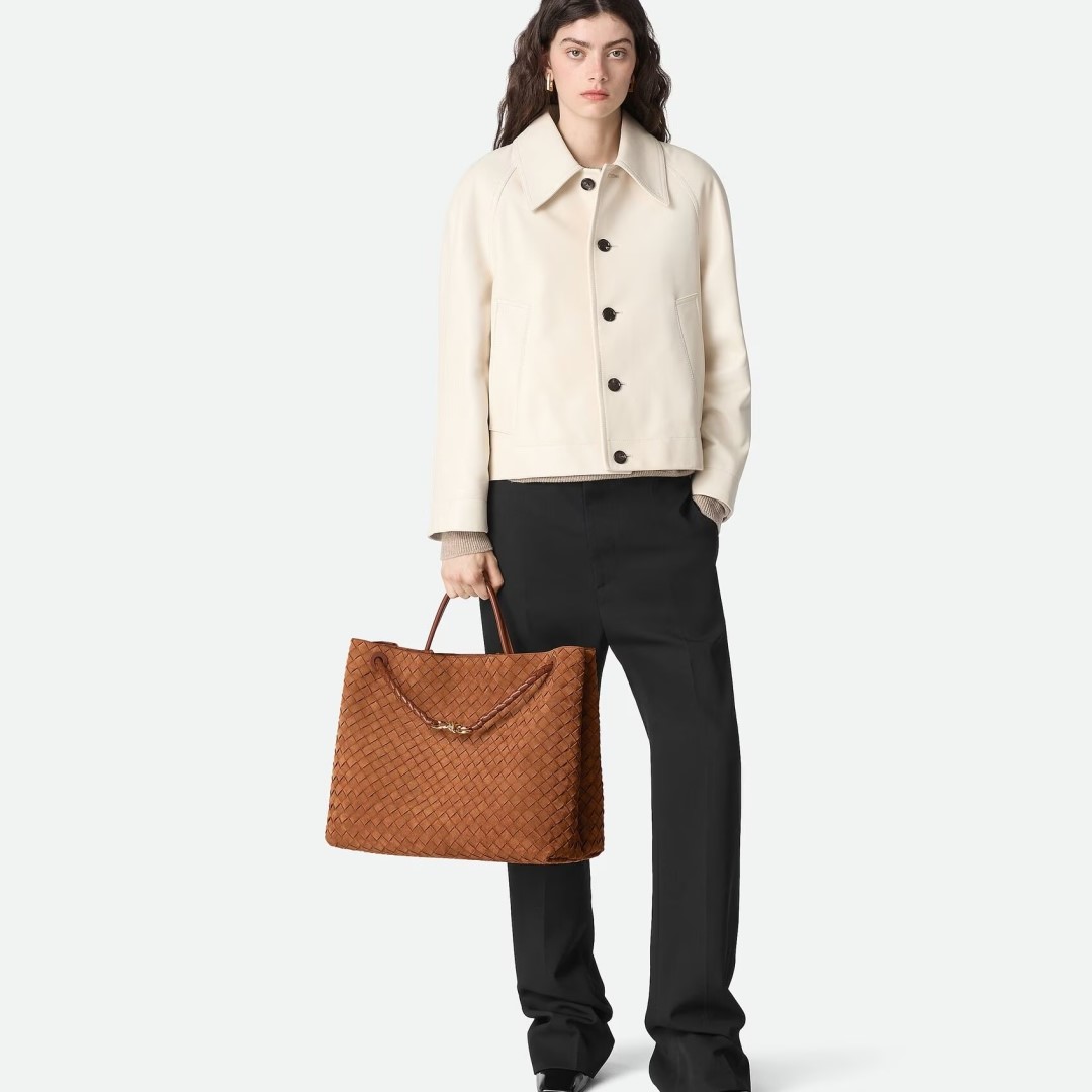 BOTTEGA VENETA 보테가베네타 Andiamo Intrecciato Tote bag #2511041522