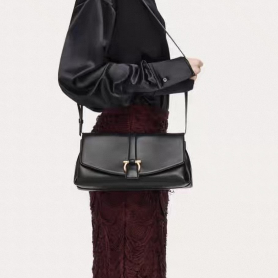 FERRAGAMO 페레가모 GANCINI #2511051936