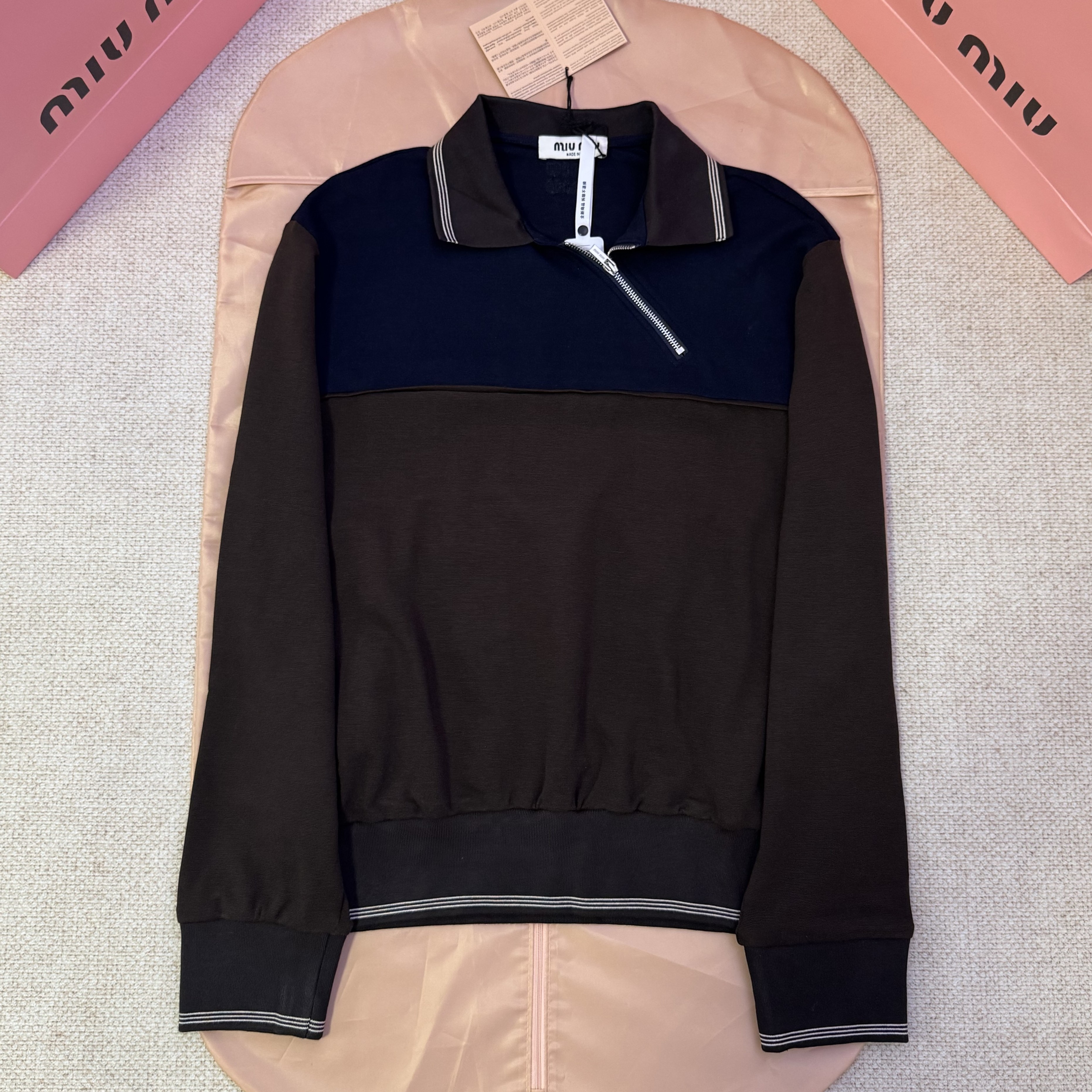 MIUMIU 미우미우 지퍼 맨투맨 #16556114