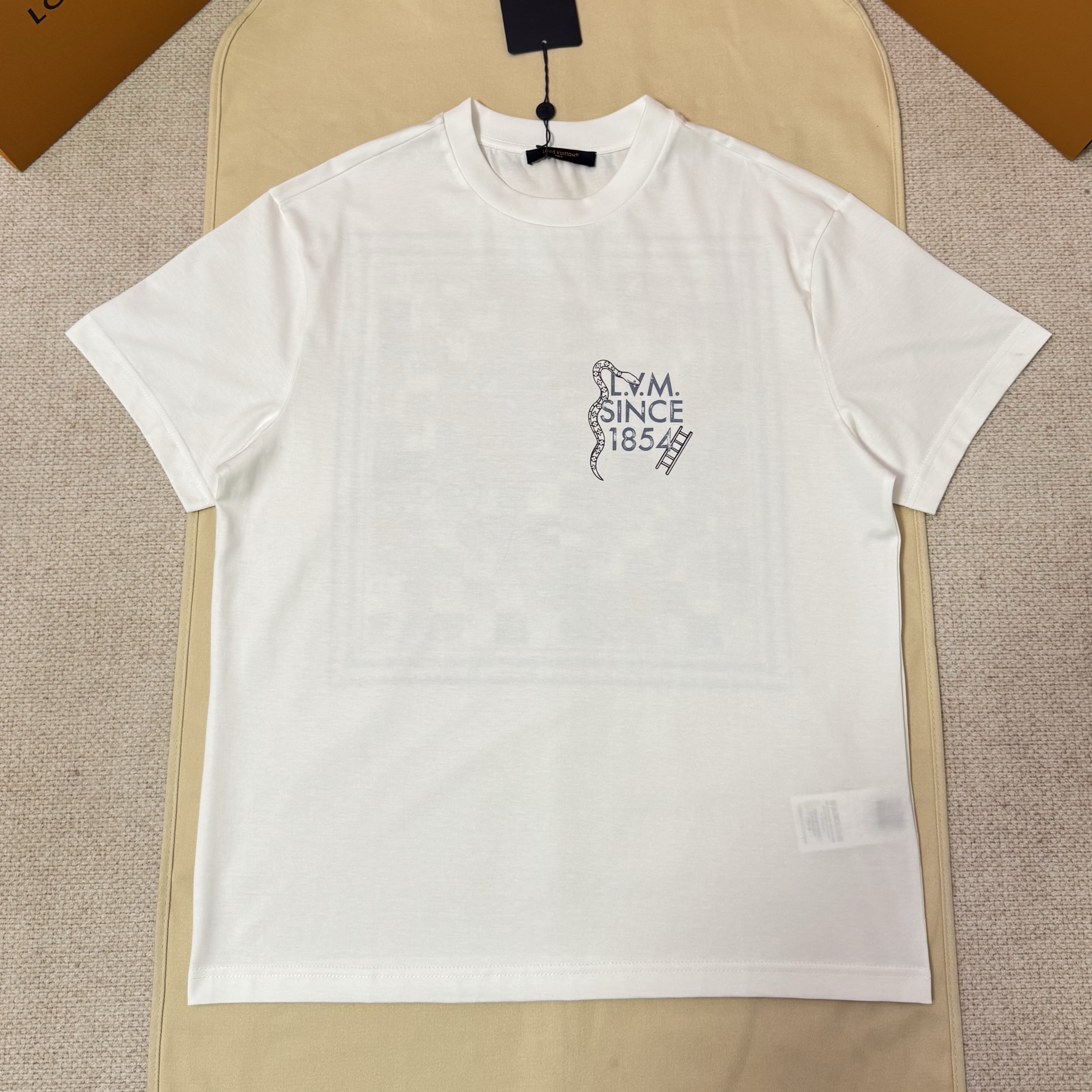 LOUIS VUITTON 루이비통 크루넥 프린트 반팔티셔츠 1AJUD5 #17436127