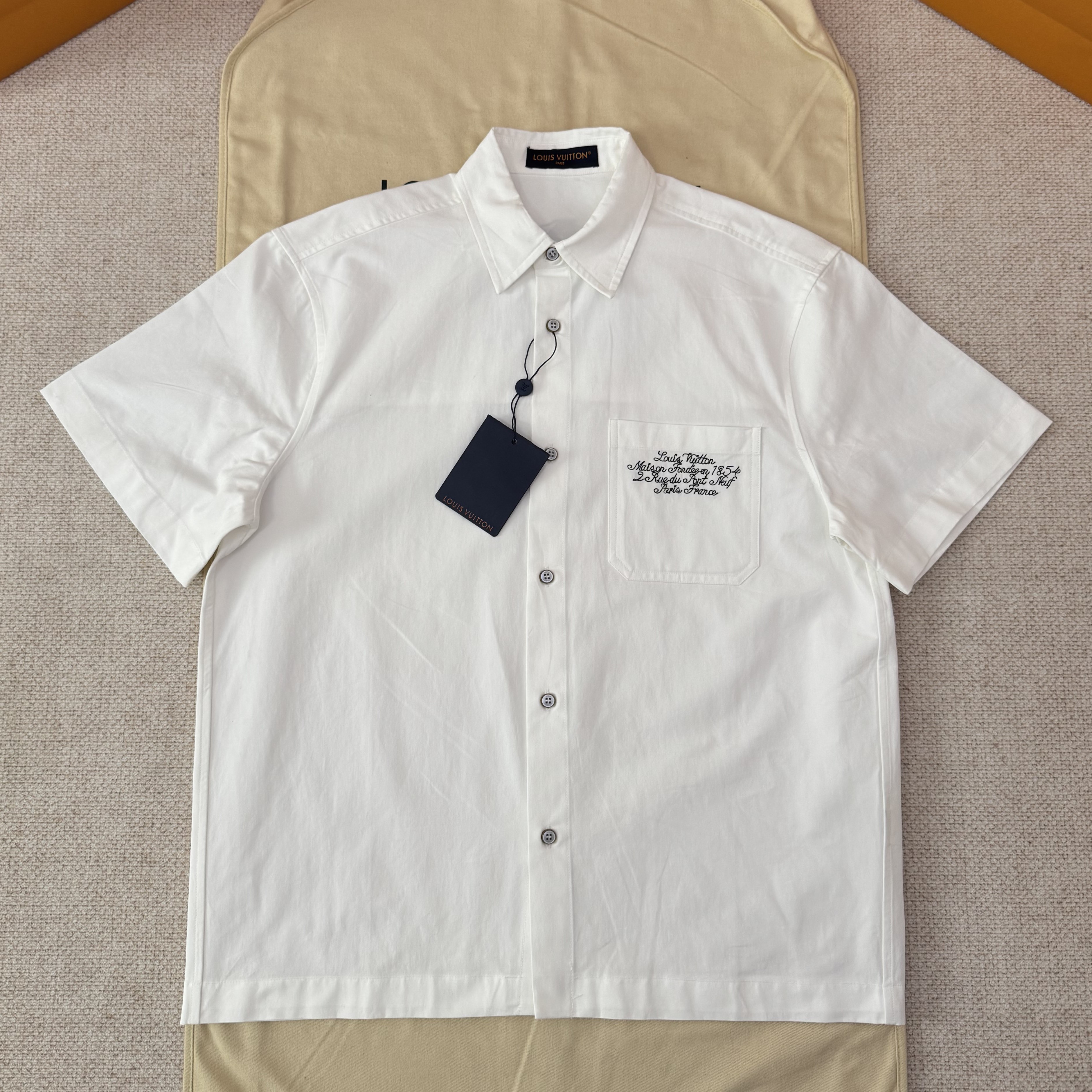 LOUIS VUITTON 루이비통 엠벨리시드 쇼트 슬리브드 셔츠 1AIMIC