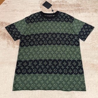 LOUIS VUITTON 루이비통 모노그램 쇼트 슬리브드 크루넥 1AIJZU