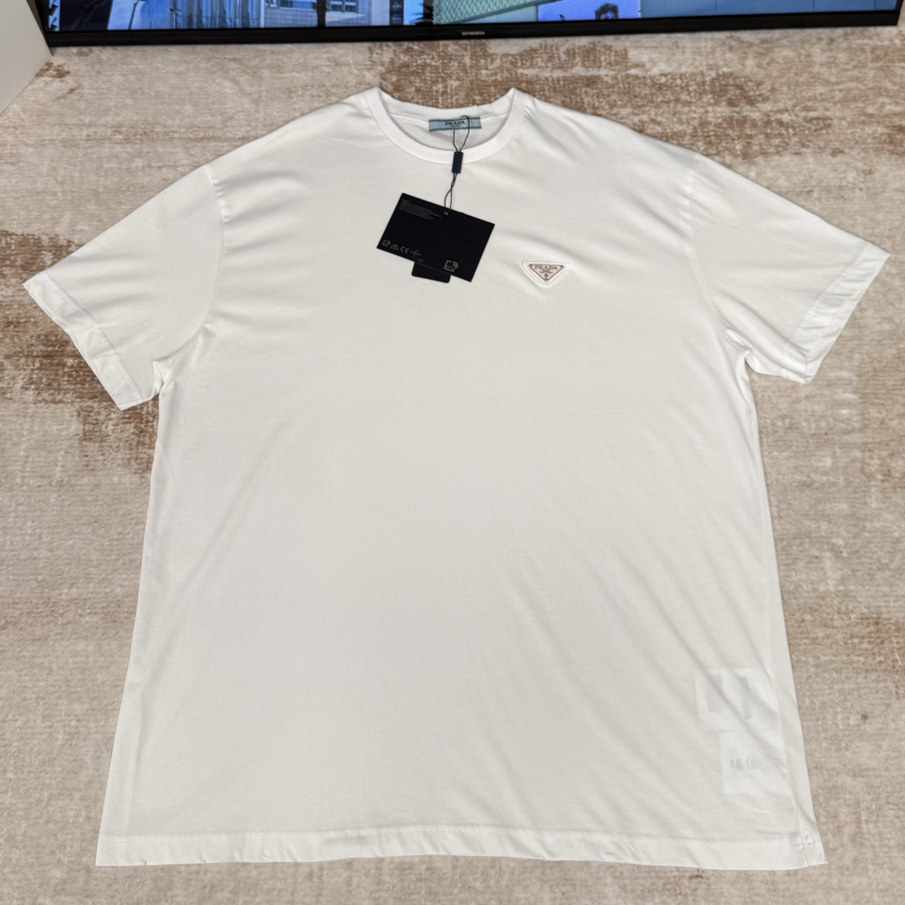 PRADA 프라다 에나멜 트라이앵글 로고 코튼 티셔츠 #2476312