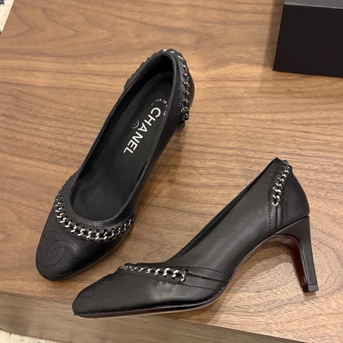 CHANEL 샤넬 체인 디테일 펌프스 하이힐 #17596315