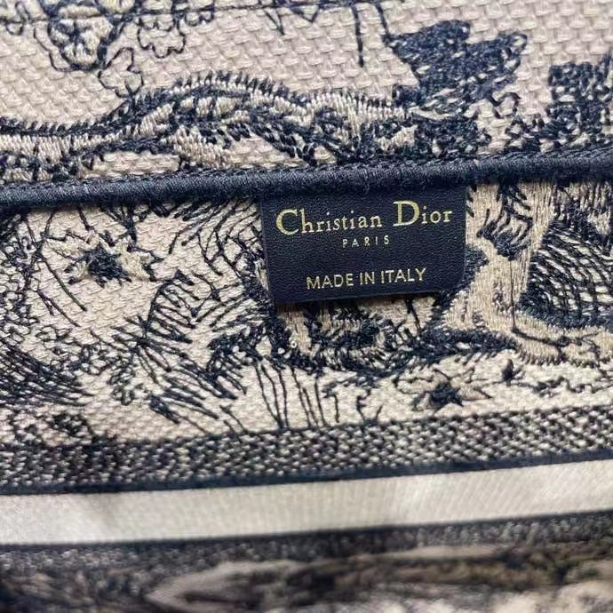 DIOR 디올
