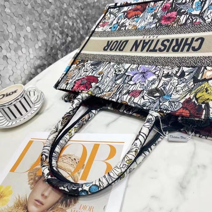 DIOR 디올