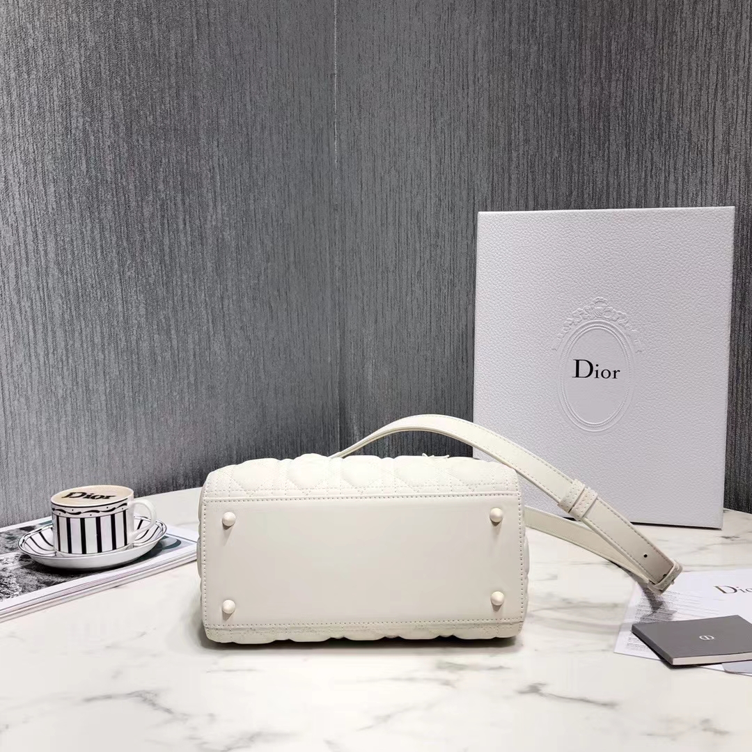 DIOR 디올