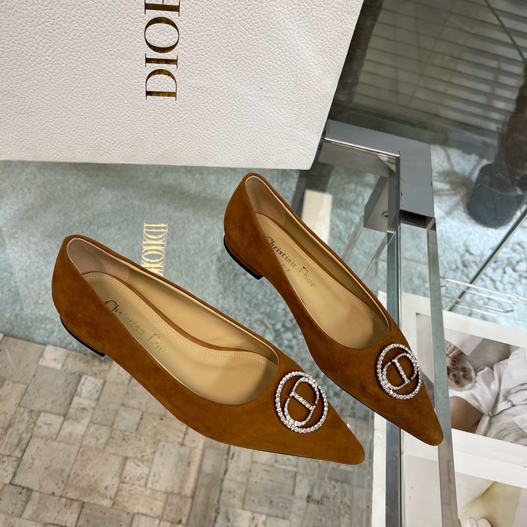 디올 [DIOR]
