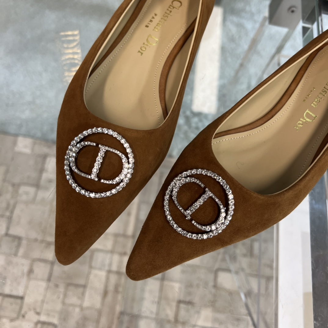 디올 [DIOR]