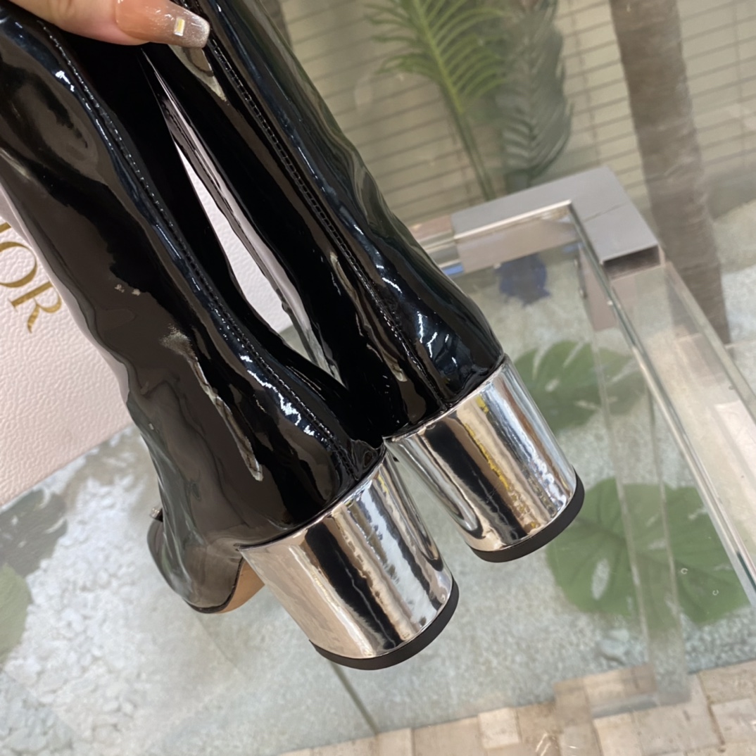 디올 [DIOR]